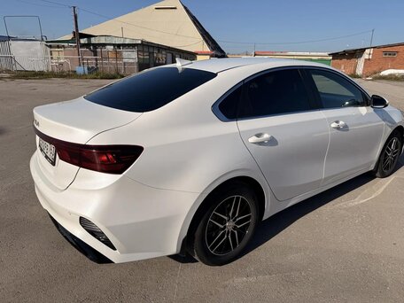 2021 Kia Cerato IV Рестайлинг, белый, 2075000 рублей, вид 5