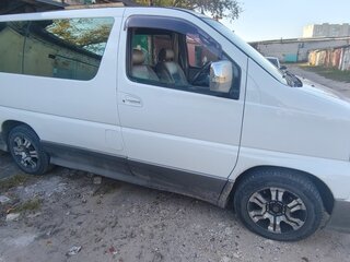 1997 Nissan Elgrand I (E50), белый, 450000 рублей, вид 3