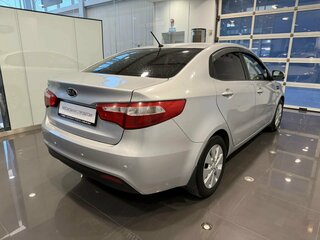2011 Kia Rio 4-speed III, серебристый, 730000 рублей, вид 4