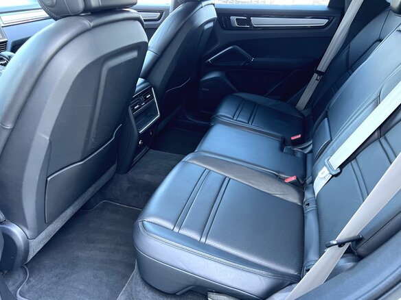 2021 Porsche Cayenne III, серый, 7750000 рублей - вид 32
