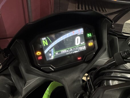2020 Kawasaki Ninja 650, зелёный, 715000 рублей, вид 4