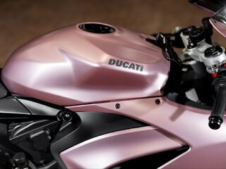 2022 Ducati Panigale V2, розовый, 1500000 рублей, вид 3