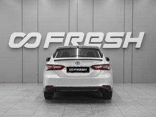 2018 Toyota Camry VIII (XV70), белый, 2690000 рублей, вид 4