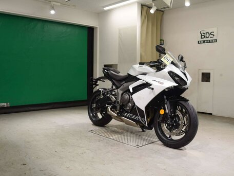 2024 Triumph Daytona 660, белый, 877000 рублей, вид 3