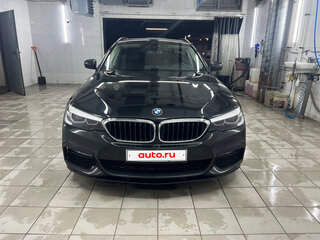 2019 BMW 5 серии 525d VII (G30/G31/G38), чёрный, 3390000 рублей, вид 4
