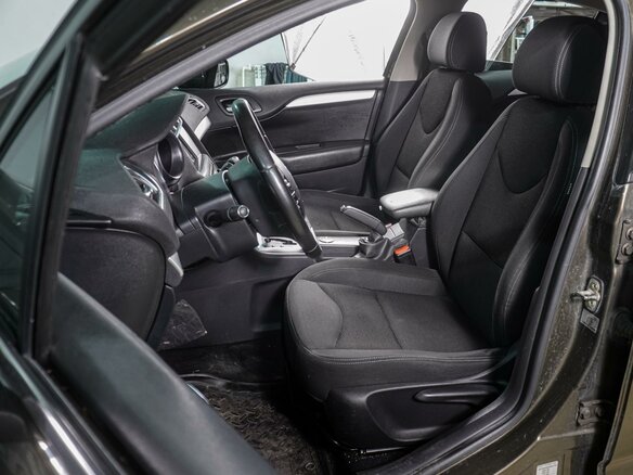 2015 Citroen C4 II, коричневый - вид 9