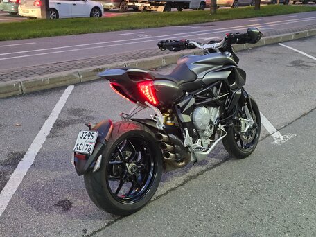 2015 MV Agusta Rivale 800, серый, 850000 рублей, вид 4