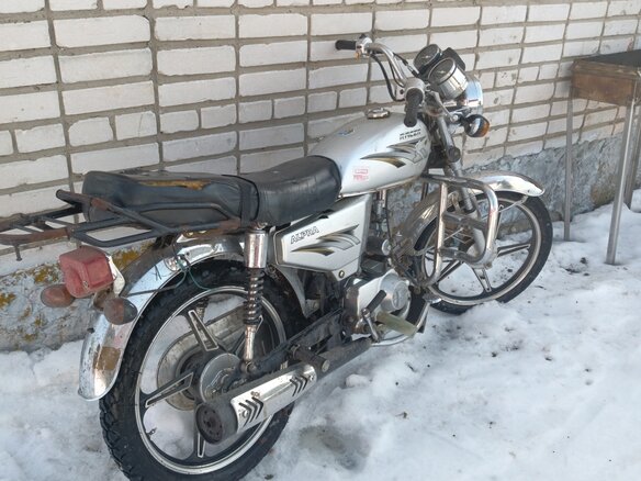 2017 Racer Alpha, серебристый
