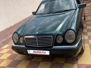 1997 Mercedes-Benz E-Класс 280 II (W210, S210), зелёный, 650000 рублей, вид 1