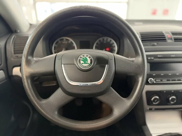 2013 Skoda Octavia II (A5) Рестайлинг, белый - вид 15