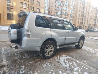 2012 Mitsubishi Pajero IV Рестайлинг 1, серебристый, 2000000 рублей, вид 3