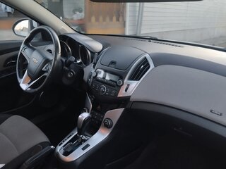 2013 Chevrolet Cruze I Рестайлинг, белый, 850000 рублей, вид 3