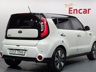 2019 Kia Soul II Рестайлинг, белый, 1200000 рублей, вид 2
