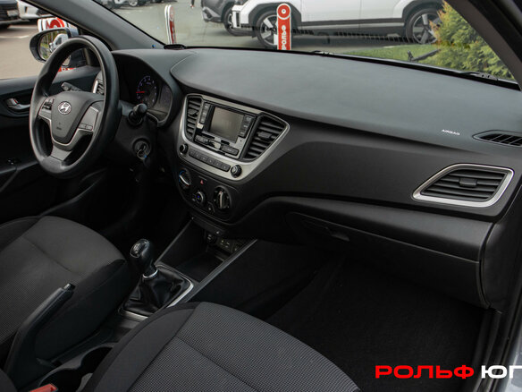 2017 Hyundai Solaris II, серый, 988000 рублей - вид 6