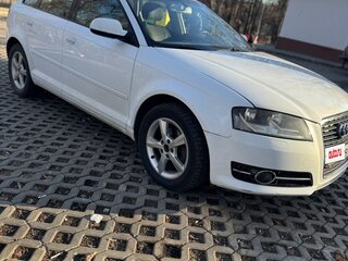 2012 Audi A3 II (8P) Рестайлинг 2, белый, 795000 рублей, вид 2
