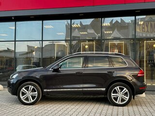 2010 Volkswagen Touareg II, чёрный, 1500000 рублей, вид 3