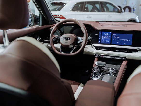 2026 Geely Monjaro, чёрный - вид 20