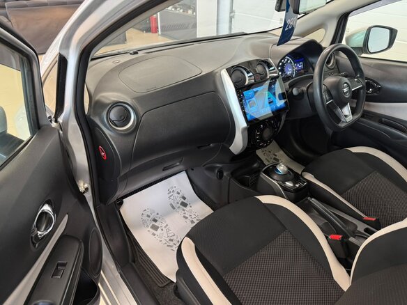 2017 Nissan Note e-Power II Рестайлинг, серый, 1279000 рублей - вид 12