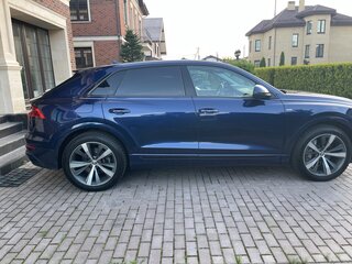 2019 Audi Q8 55 TFSI I (4M), синий, 4600000 рублей, вид 5