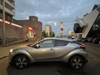 2019 Toyota C-HR I, серый, 1900000 рублей, вид 3