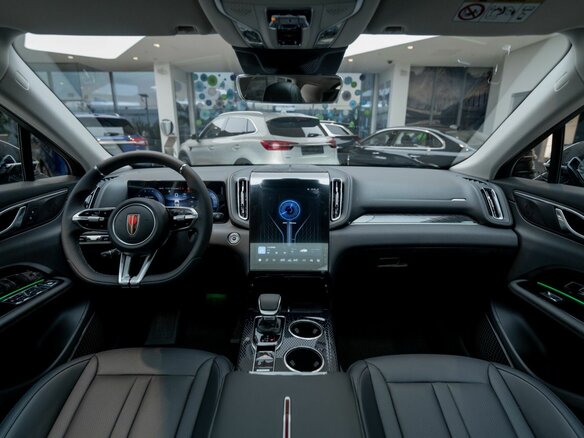 2025 Hongqi HS3, чёрный - вид 5