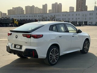 2025 BMW X2 xDrive25i II (U10), белый, 6490000 рублей, вид 3