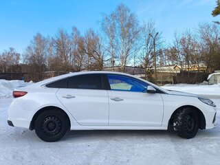 2017 Hyundai Sonata VII (LF) Рестайлинг, белый, 1790000 рублей, вид 5