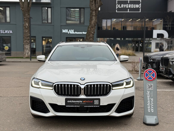 2023 BMW 5 серии 520d xDrive VII (G30/G31/G38) Рестайлинг, белый, 7500000 рублей - вид 2