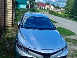 2018 Toyota Camry VIII (XV70), серебристый, 2500000 рублей, вид 1