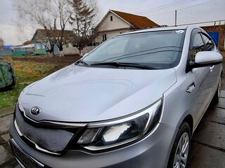 2016 Kia Rio III Рестайлинг, серебристый, 830000 рублей, вид 4