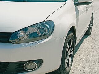 2011 Volkswagen Golf VI, белый, 820000 рублей, вид 1