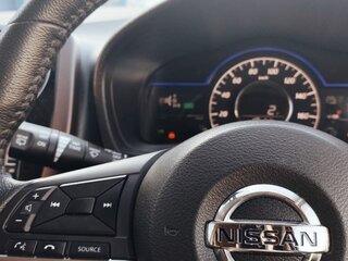 2017 Nissan Note e-Power II Рестайлинг, белый, 1100000 рублей, вид 4