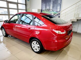 2025 Lada (ВАЗ) Granta I Рестайлинг, красный, 1161000 рублей, вид 3