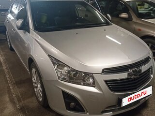 2013 Chevrolet Cruze I Рестайлинг, серебристый, 800000 рублей, вид 3