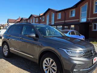 2021 Volkswagen Tiguan II Рестайлинг, серый, 2484000 рублей, вид 2