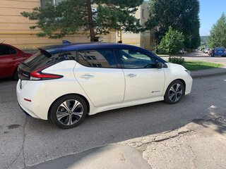 2020 Nissan Leaf II (ZE1), белый, 2050000 рублей, вид 2