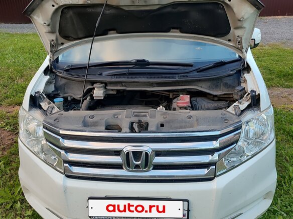 2013 Honda Stepwgn IV Рестайлинг, белый, 1370000 рублей - вид 3