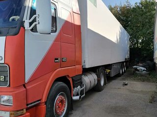 1998 Volvo FH, красный, 4000000 рублей, вид 3