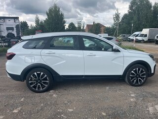 2024 Lada (ВАЗ) Vesta SW Cross I Рестайлинг (NG), белый, 1329000 рублей, вид 4