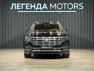 2020 Volkswagen Touareg III, синий, 4950000 рублей, вид 2