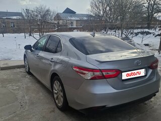 2020 Toyota Camry US Market VIII (XV70) Рестайлинг, серебристый, 2100000 рублей, вид 4