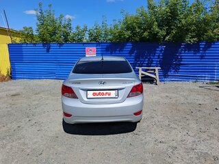 2013 Hyundai Solaris I, серебристый, 1065000 рублей, вид 3