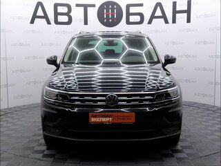 2020 Volkswagen Tiguan II, чёрный, 2944000 рублей, вид 2