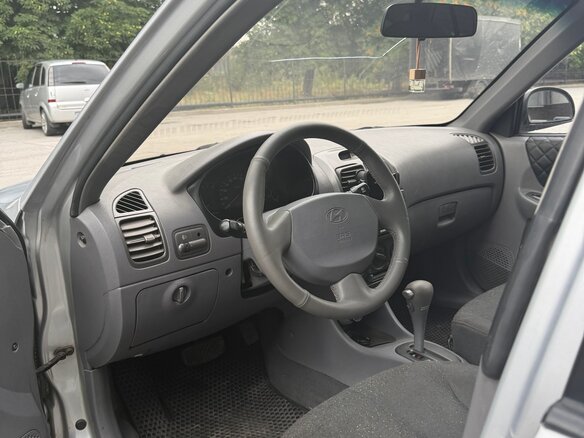 2007 Hyundai Accent ТагАЗ II, серебристый, 370000 рублей - вид 10