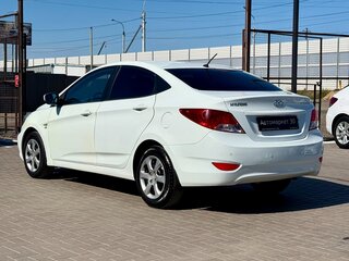 2012 Hyundai Solaris I, белый, 649990 рублей, вид 4