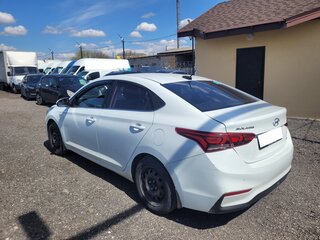 2017 Hyundai Solaris II, белый, 644000 рублей, вид 2