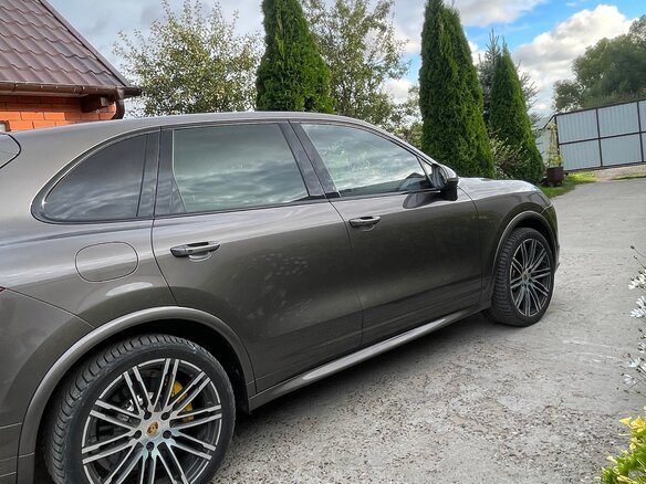 2016 Porsche Cayenne S II Рестайлинг (958), коричневый, 6200000 рублей - вид 2