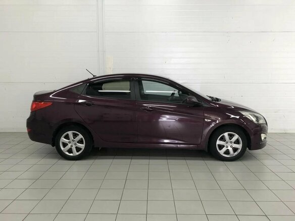 2014 Hyundai Solaris I, фиолетовый, 940000 рублей - вид 4