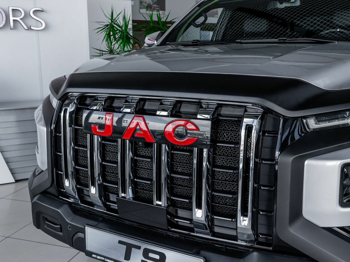 Открыть фотографии: JAC T9