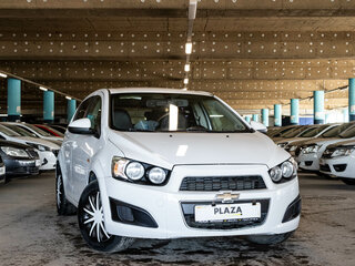 2012 Chevrolet Aveo II, белый, 650000 рублей, вид 2